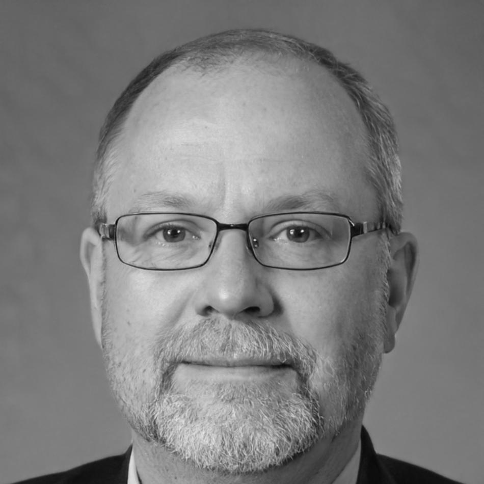Miguel Hernández, Especialista en Estrategias